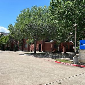 Travelodge By Wyndham Arlington/Dallas Area